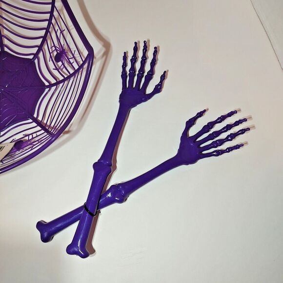 Novelty Bowl Tong Set Spider Web Insect Skeleton Bones Holiday Party Tableware - Picture 7 of 16